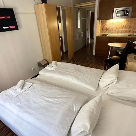 H1 Apartmanok Boedapest Buitenkant foto