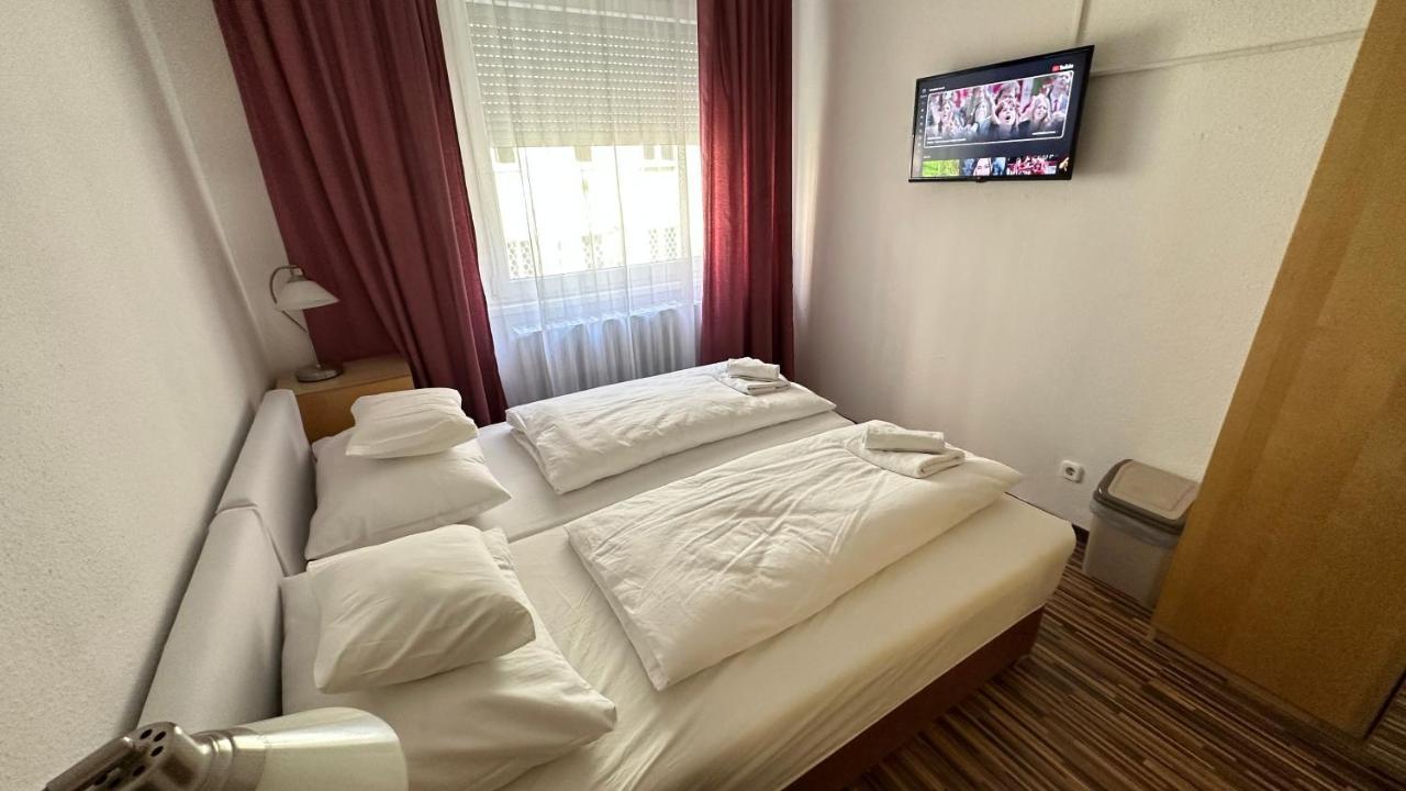 H1 Apartmanok Boedapest Buitenkant foto