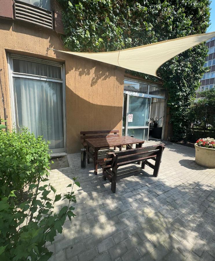 H1 Apartmanok Boedapest Buitenkant foto
